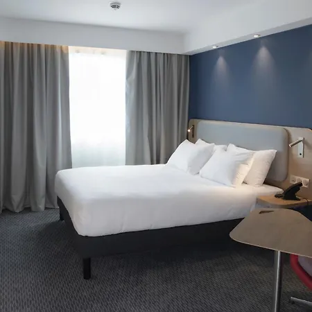 Express Caen By Ihg 3* Epron