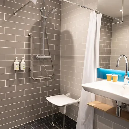 Express Caen By Ihg Hotel 3*