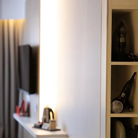 Express Caen By Ihg Hotell 3*