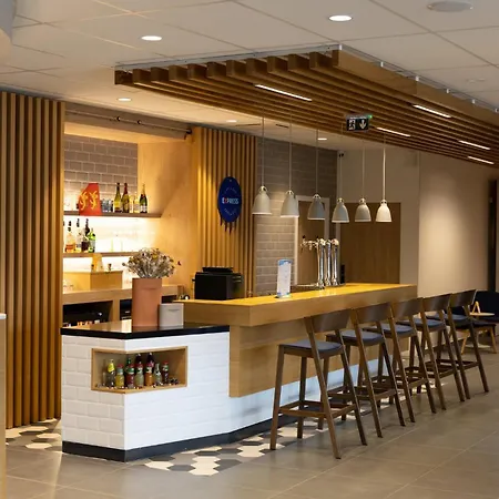 酒店 Express Caen By Ihg 3*