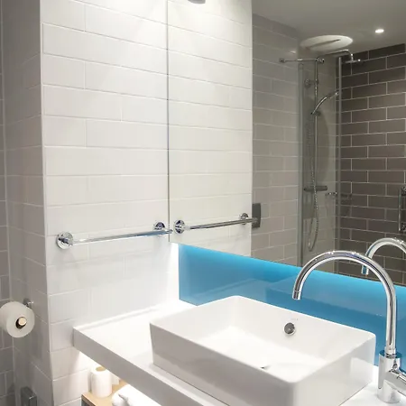 Express Caen By Ihg Hotel 3*