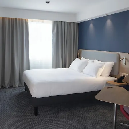 Express Caen By Ihg Epron