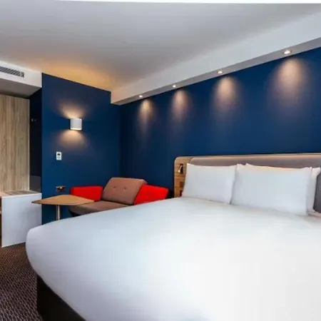 Express Caen By Ihg Epron