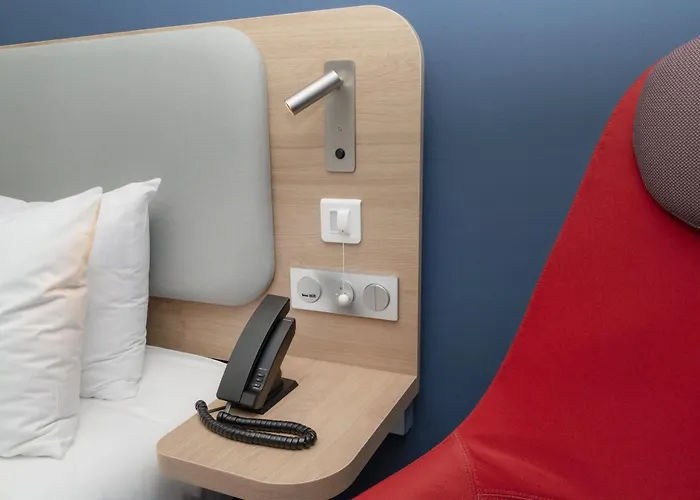 מלון Express Caen By Ihg 3*