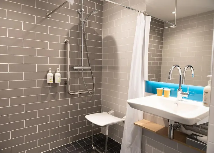 Express Caen By Ihg Hotel 3*