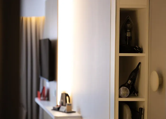 Express Caen By Ihg Hotel 3*