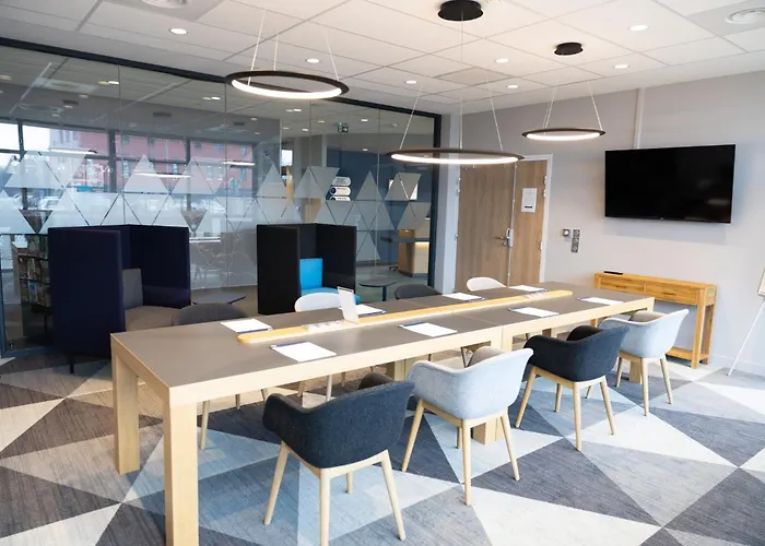 Express Caen By Ihg 3* Epron