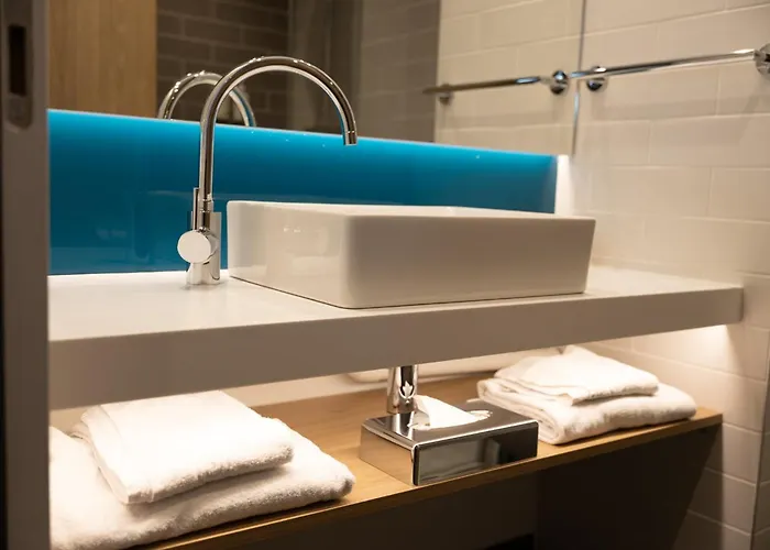 Express Caen By Ihg 3* Epron